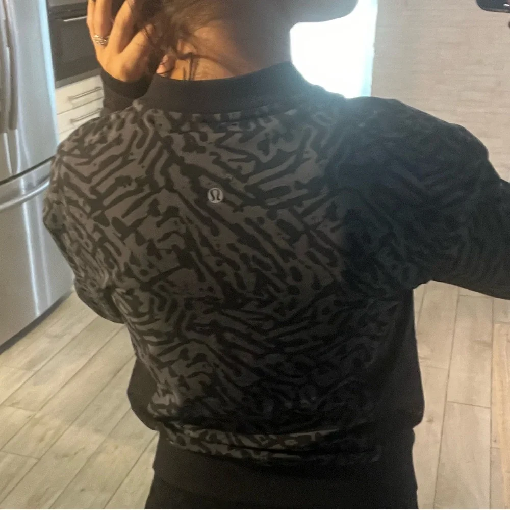 Lululemon jacket - Picture 3 of 6